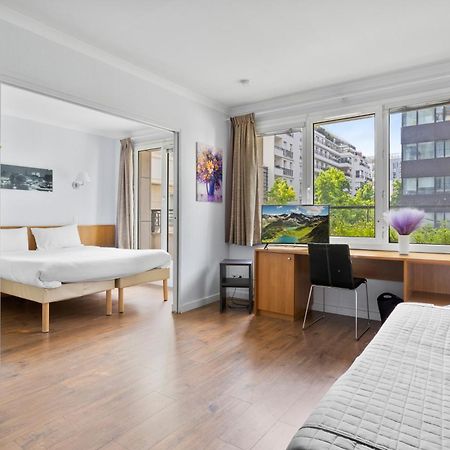 Grand Appartement Avec Balcon - Proche Parc Des Expo - Parking Privee Issy-les-Moulineaux Eksteriør billede