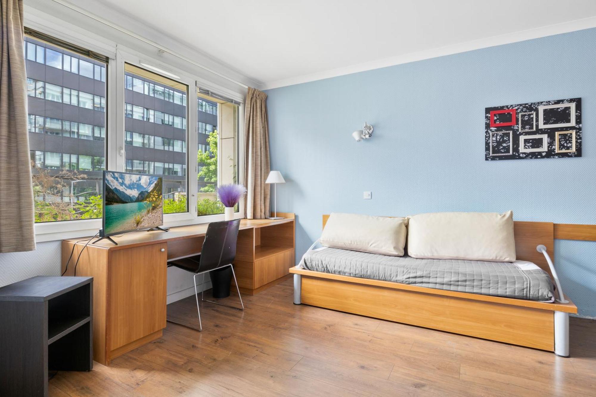 Grand Appartement Avec Balcon - Proche Parc Des Expo - Parking Privee Issy-les-Moulineaux Eksteriør billede