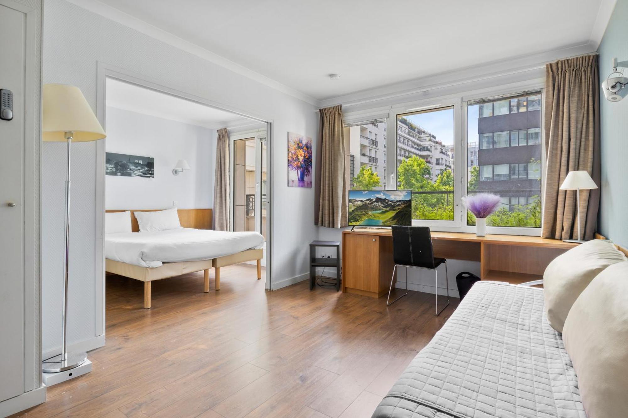 Grand Appartement Avec Balcon - Proche Parc Des Expo - Parking Privee Issy-les-Moulineaux Eksteriør billede